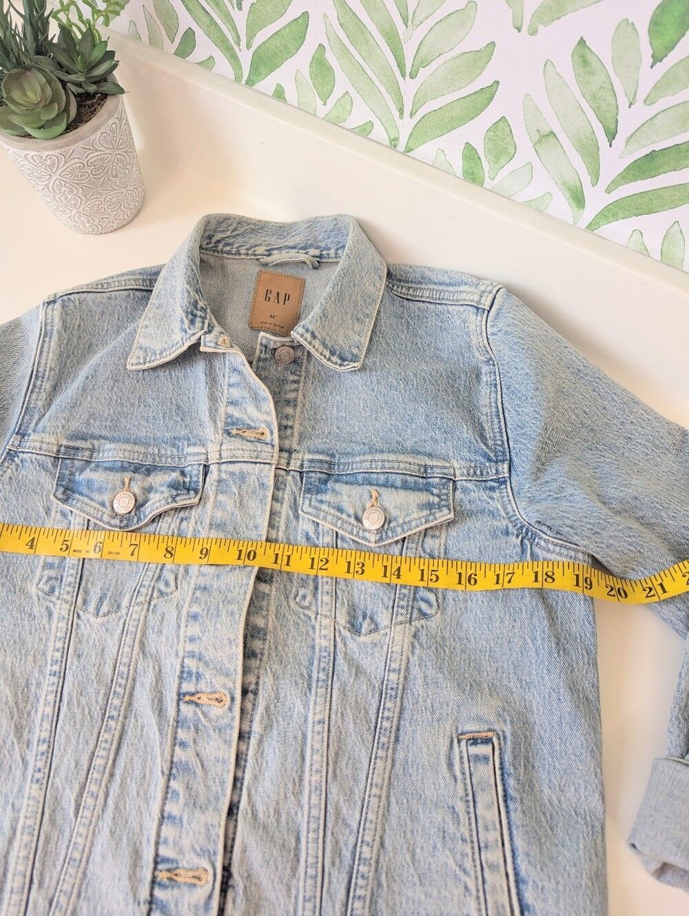 GAP Light Wash Denim Jacket Medium Tall – Soft Wash Classic Fit - Picture 6 of 9